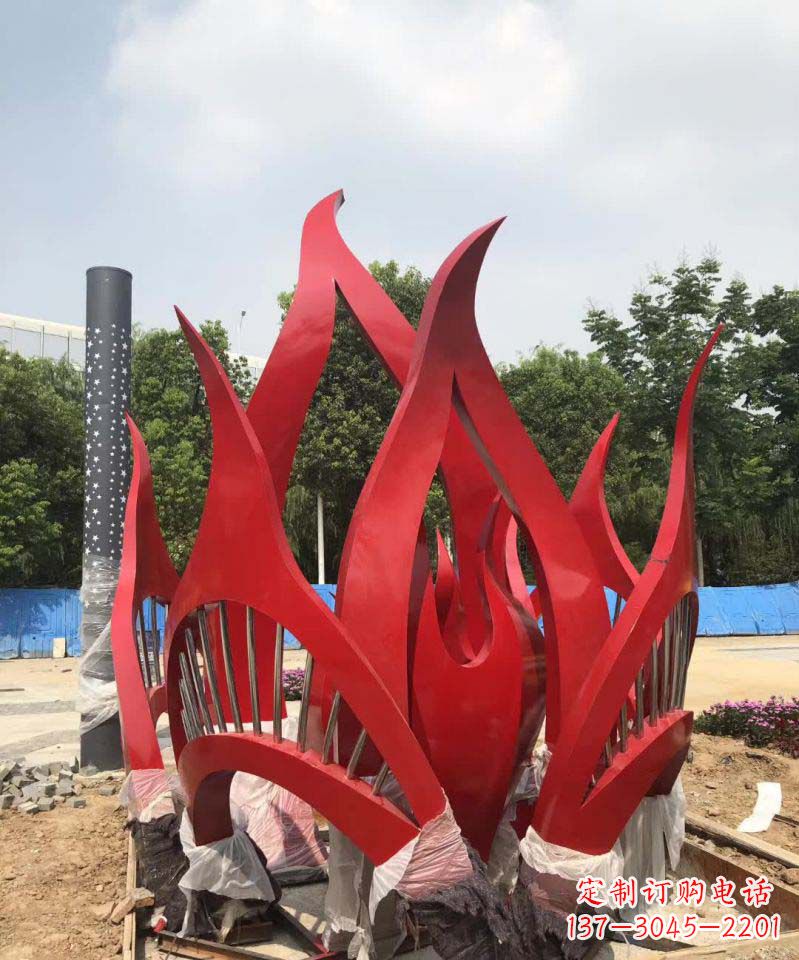 辽阳不锈钢广场树叶雕塑