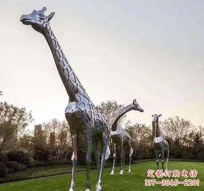 辽阳不锈钢长颈鹿雕塑美丽的艺术精神