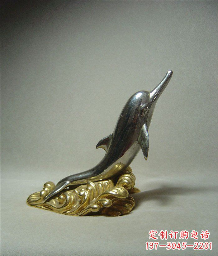 辽阳海豚雕塑艺术的海洋之美