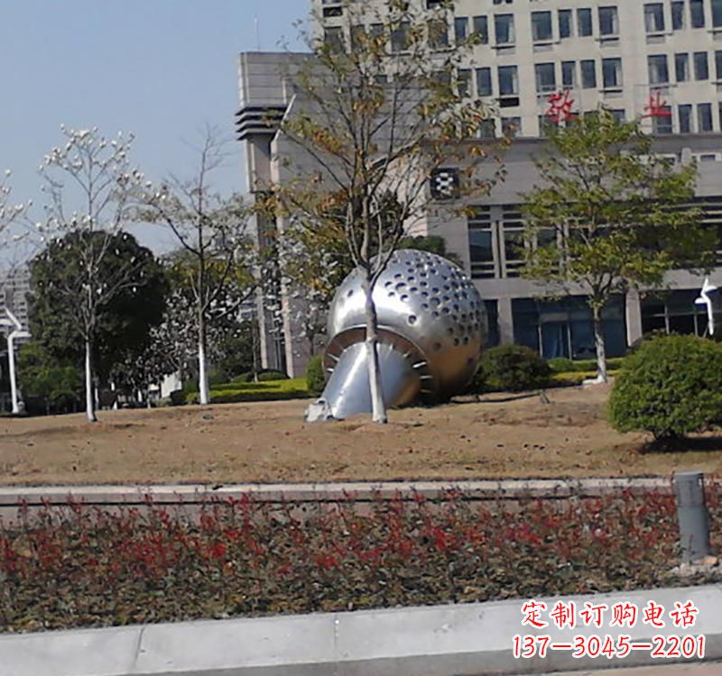 辽阳不锈钢话筒雕塑简约而又具有现代感