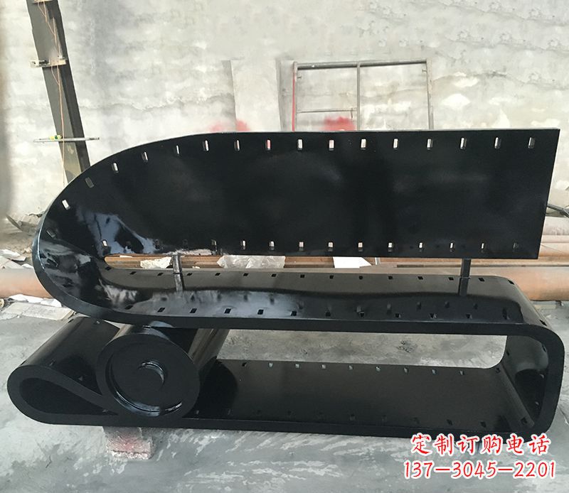 辽阳精美不锈钢胶卷雕塑