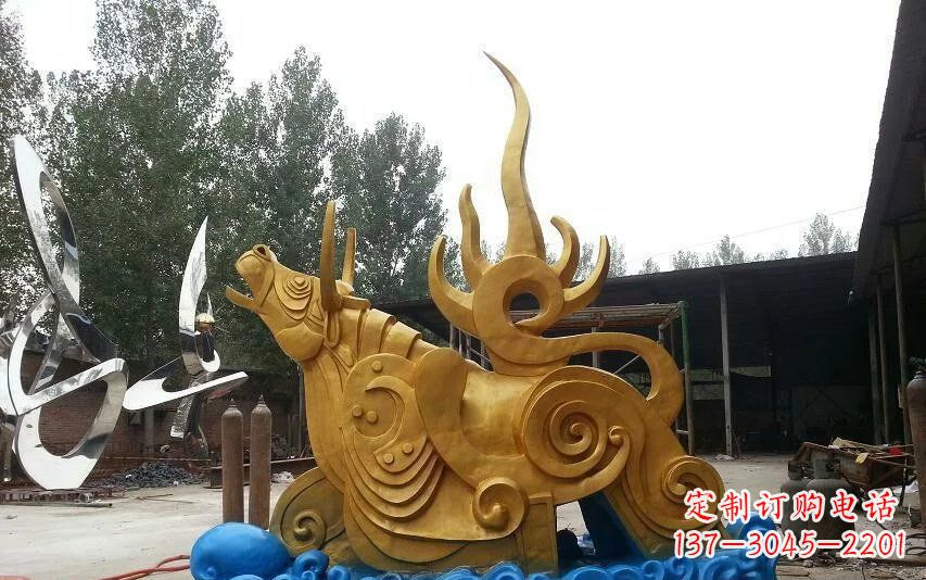 辽阳不锈钢金牛卧波雕塑——传承文化的艺术瑰宝