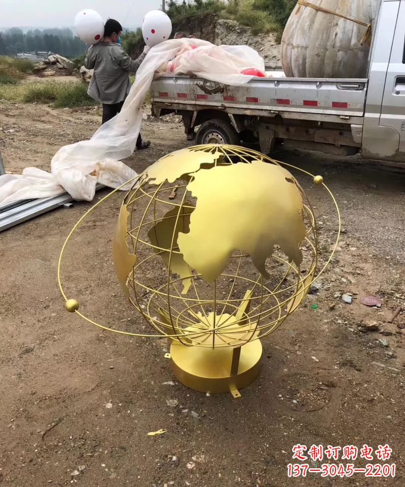 辽阳不锈钢金属校园地球仪雕塑把环保理念展现在校园