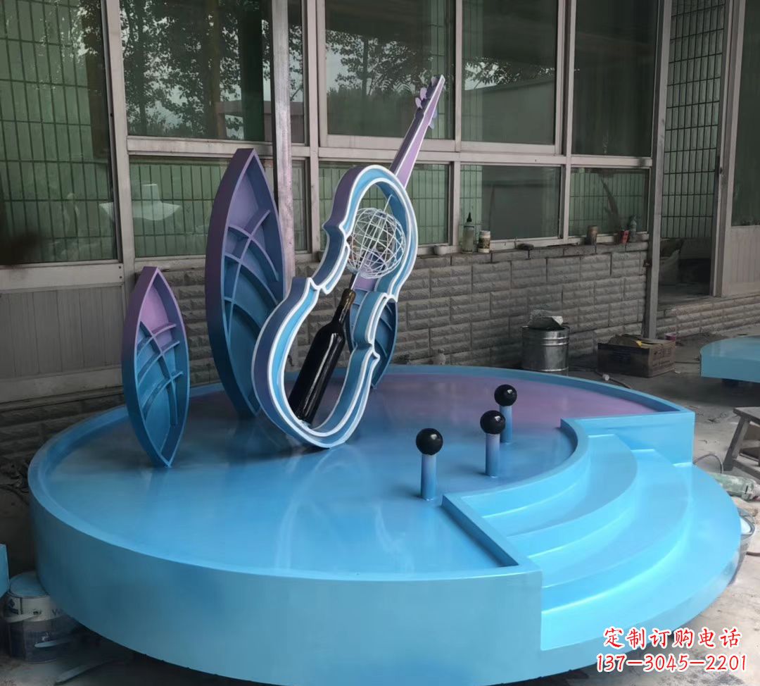 辽阳大提琴雕塑精致的艺术瑰宝