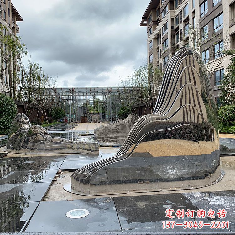辽阳不锈钢镜面假山雕塑给城市带来灵动之美