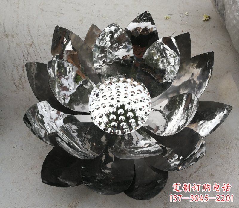 辽阳不锈钢镜面的荷花雕塑——彰显美丽与恬静