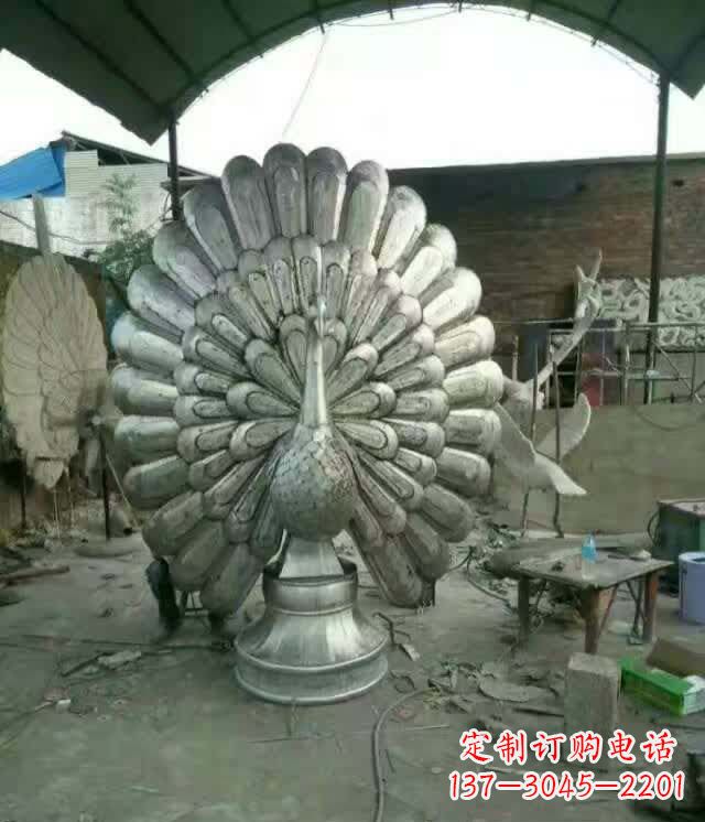 辽阳该孔雀雕塑