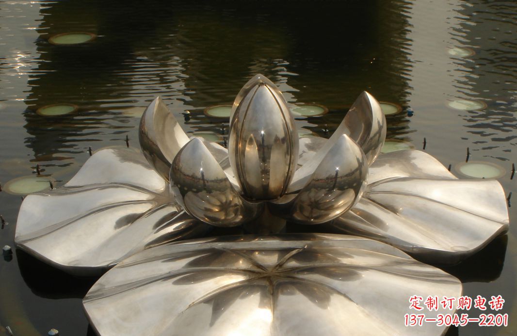辽阳不锈钢莲花水中雕塑