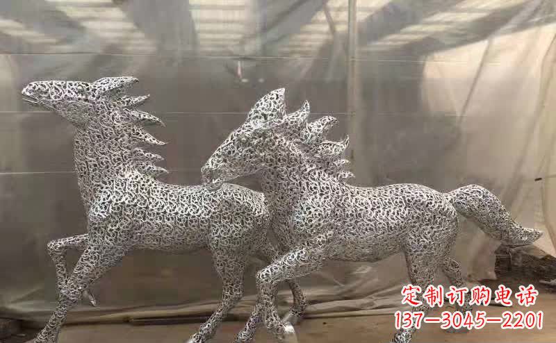 辽阳不锈钢镂空奔跑马雕塑