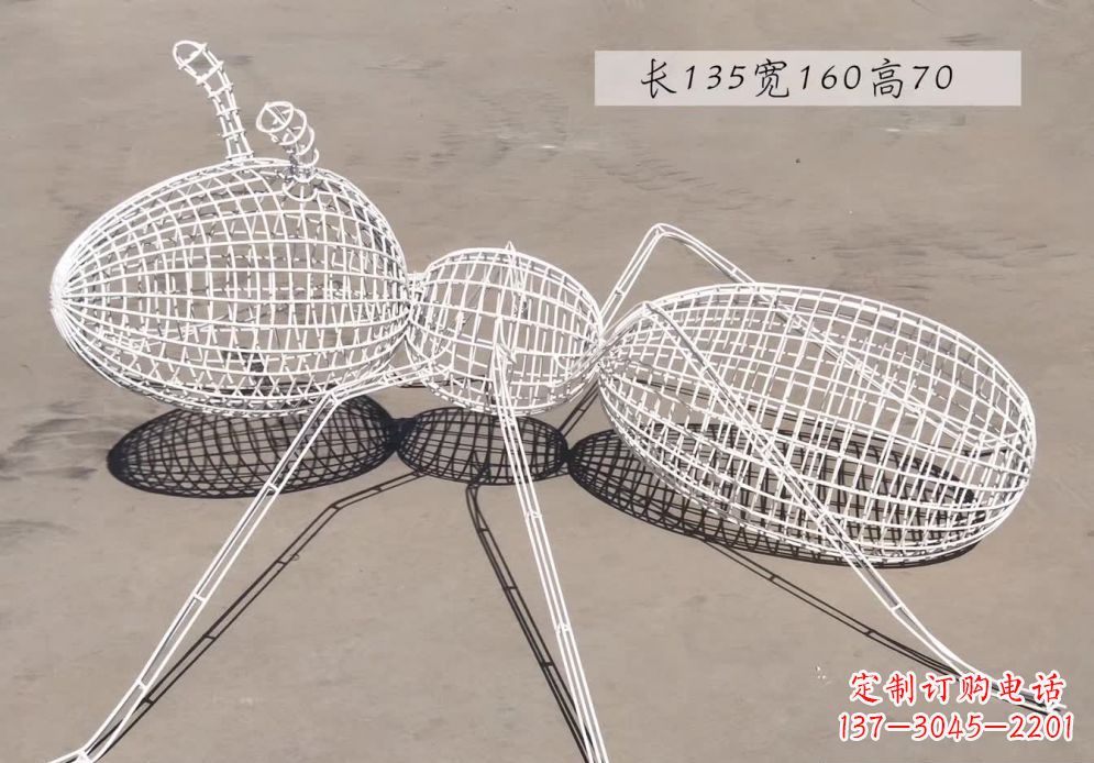 辽阳不锈钢镂空蚂蚁雕塑艺术精美的象征