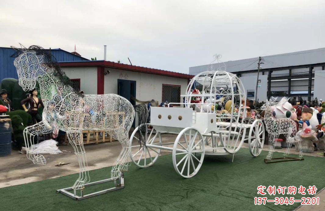 辽阳不锈钢镂空欧式马车雕塑精美造型点缀空间