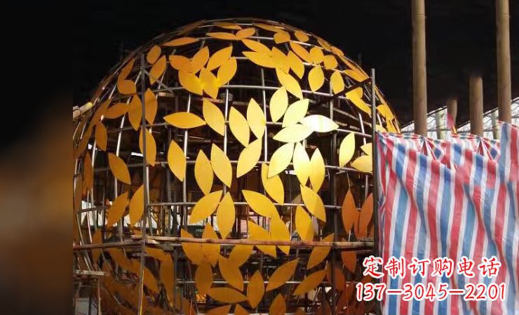 辽阳不锈钢镂空树叶雕塑——精美绝伦