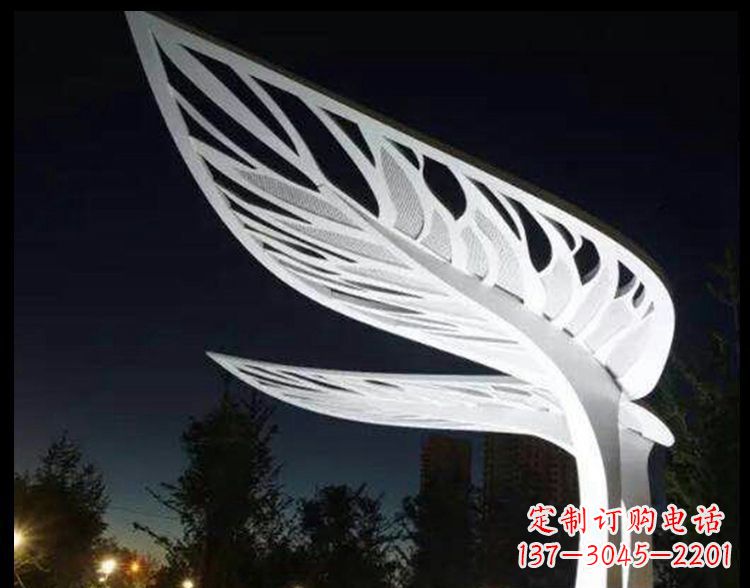 辽阳不锈钢镂空树叶雕塑点缀景观