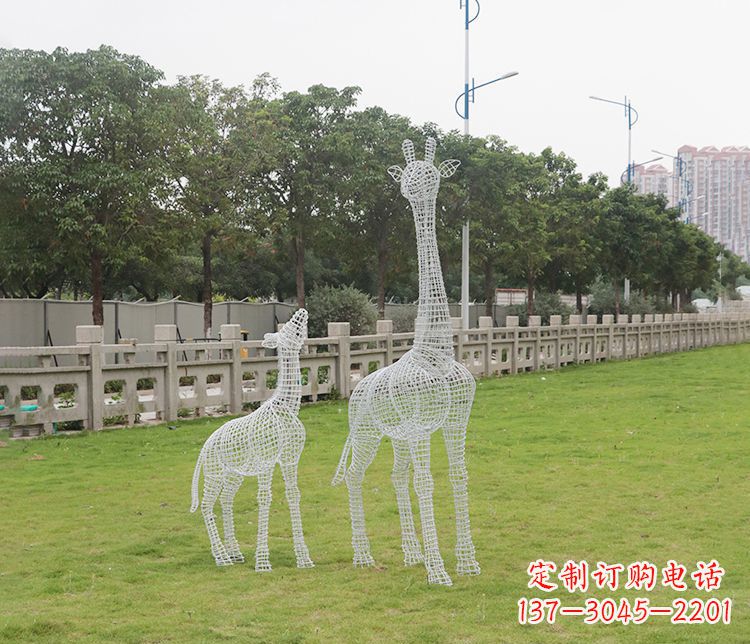 辽阳精美的不锈钢长颈鹿雕塑
