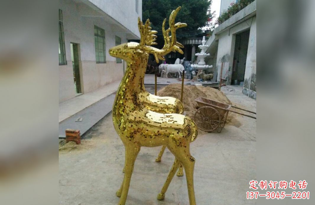 辽阳不锈钢鹿公园的动物雕塑