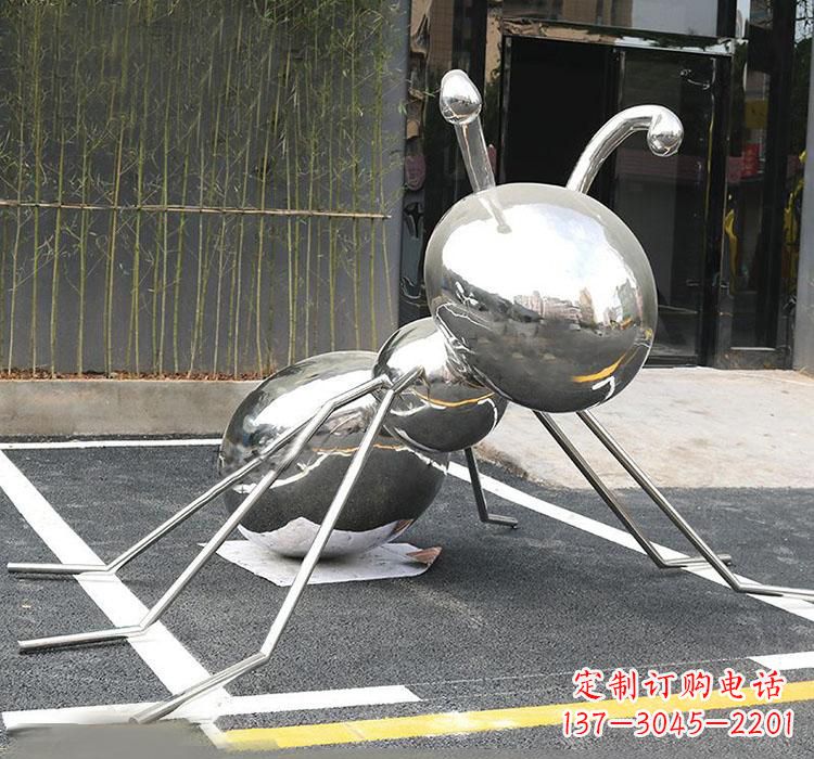 辽阳不锈钢蚂蚁雕塑象征着勤劳与坚毅