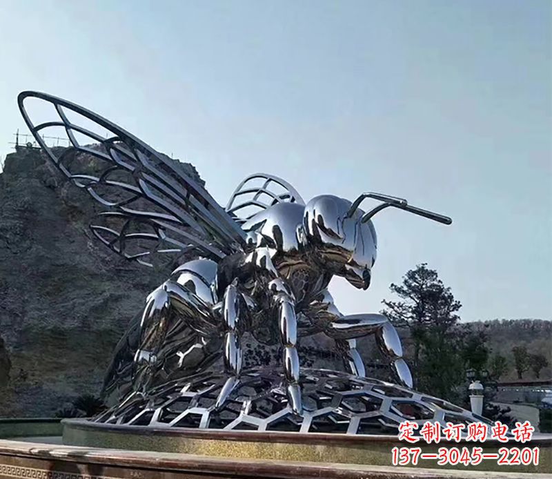 辽阳不锈钢蜜蜂雕塑精美雕塑点缀环境