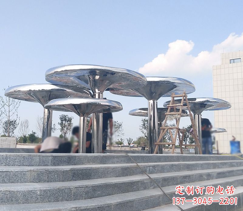 辽阳艺术精美的不锈钢蘑菇公园雕塑