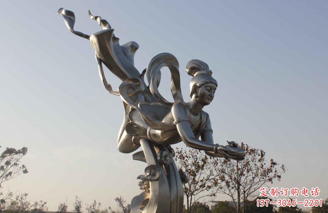 辽阳不锈钢蟠桃祈福广场雕塑