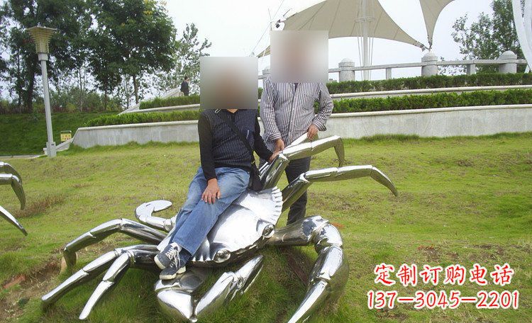 辽阳不锈钢螃蟹雕塑艺术美化公园环境
