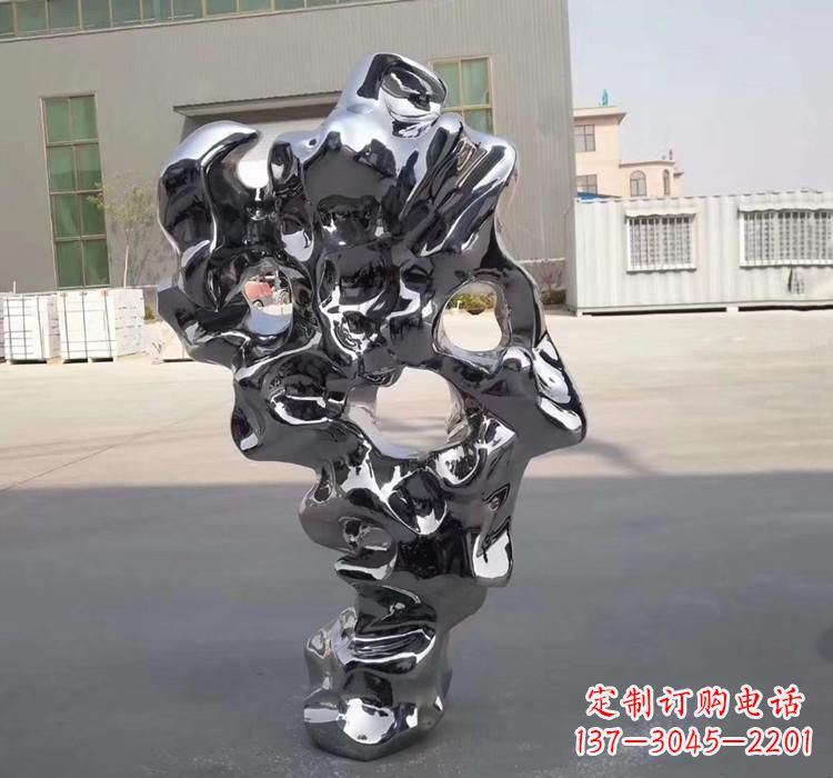 辽阳太湖石雕塑精美的艺术瑰宝