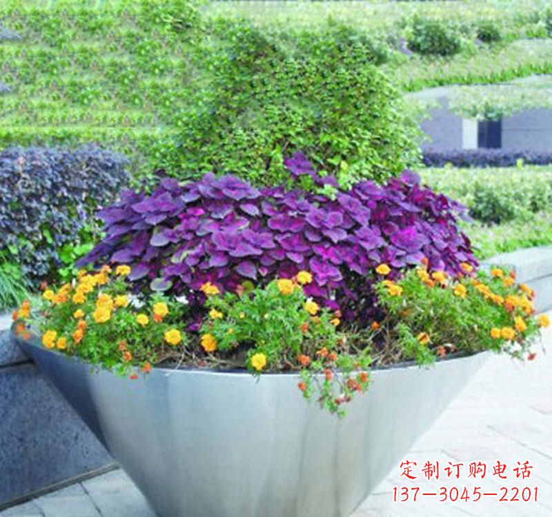 辽阳不锈钢花盆雕塑艺术之美