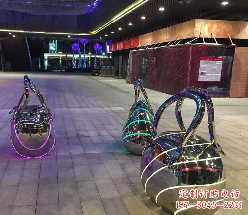 辽阳不锈钢手提包雕塑精美艺术品