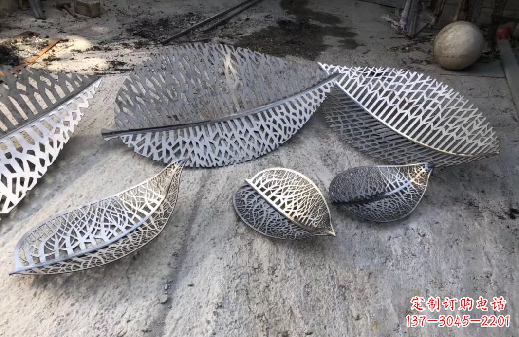 辽阳不锈钢树叶景观雕塑12
