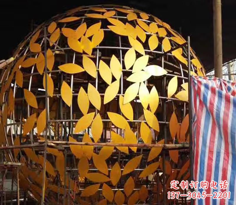 辽阳不锈钢树叶镂空球景观雕塑