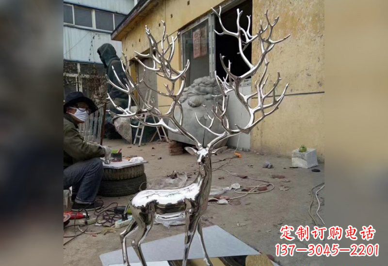 辽阳不锈钢树枝鹿雕塑艺术精美的自然之美