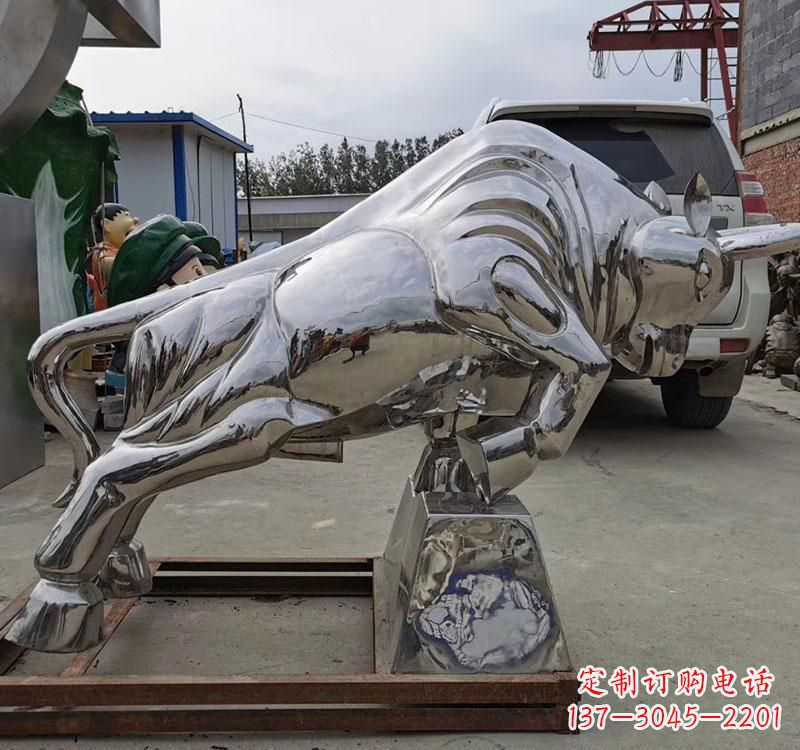 辽阳不锈钢拓荒牛雕塑象征勇敢和拼搏