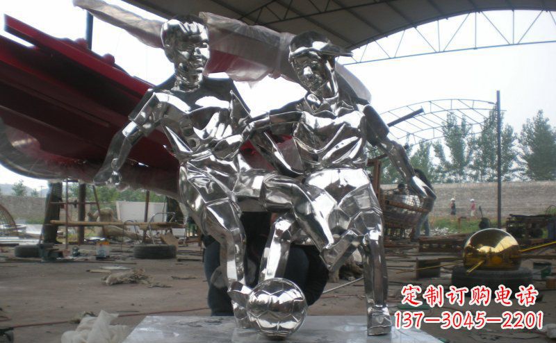 辽阳不锈钢踢足球雕塑 (2)
