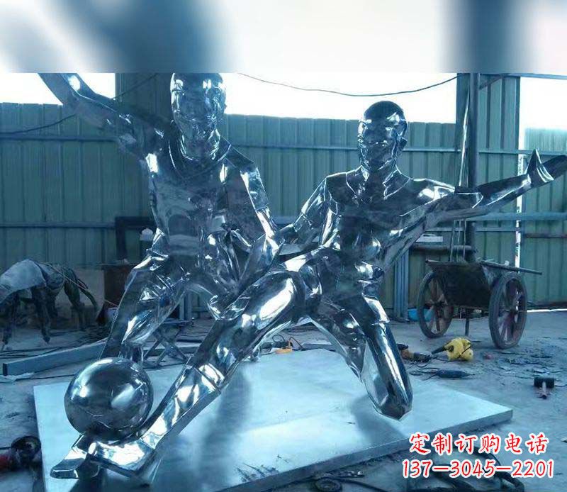 辽阳不锈钢踢足球景观雕塑