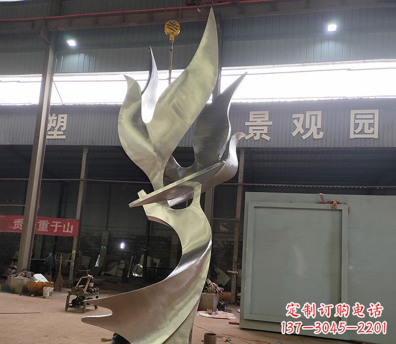 辽阳不锈钢天鹅雕塑传承自然之美