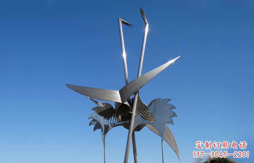 辽阳不锈钢鸵鸟雕塑精美外形、传神表现