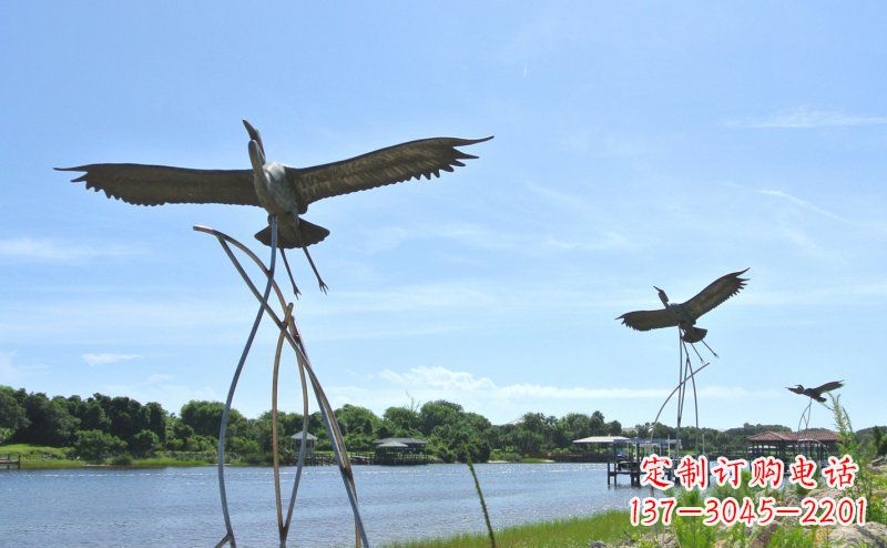 辽阳不锈钢仙鹤雕塑象征着自由之美