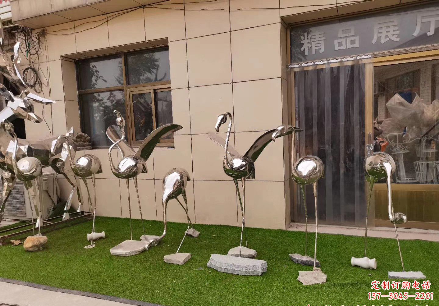 辽阳不锈钢仙鹤景观雕塑精美雕塑展现优美的仙鹤之美