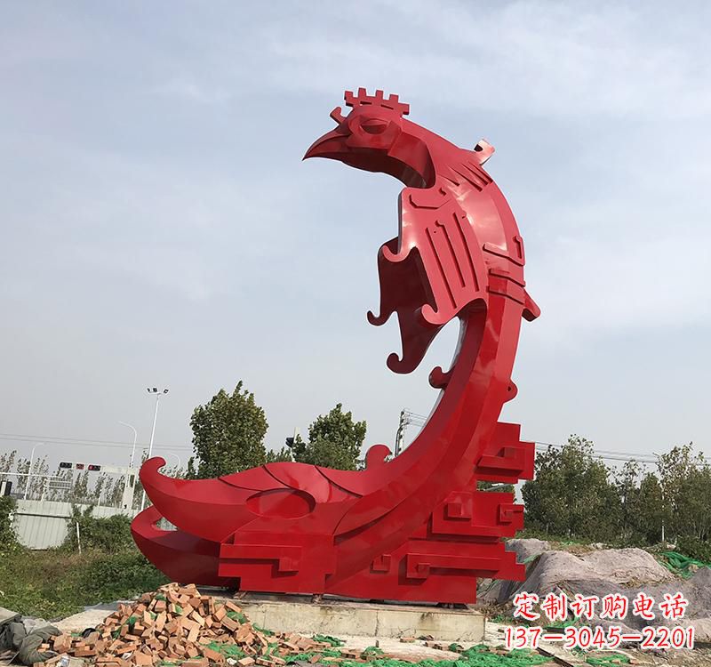 辽阳凤凰展翅飞翔——不锈钢现代广场的雕塑之美
