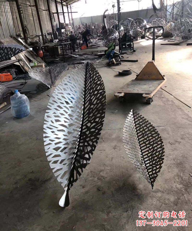 辽阳不锈钢美妙的艺术树叶雕塑