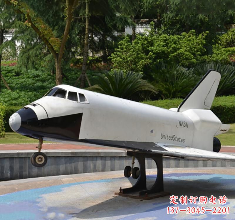 辽阳不锈钢飞机雕塑给空中增添梦幻氛围