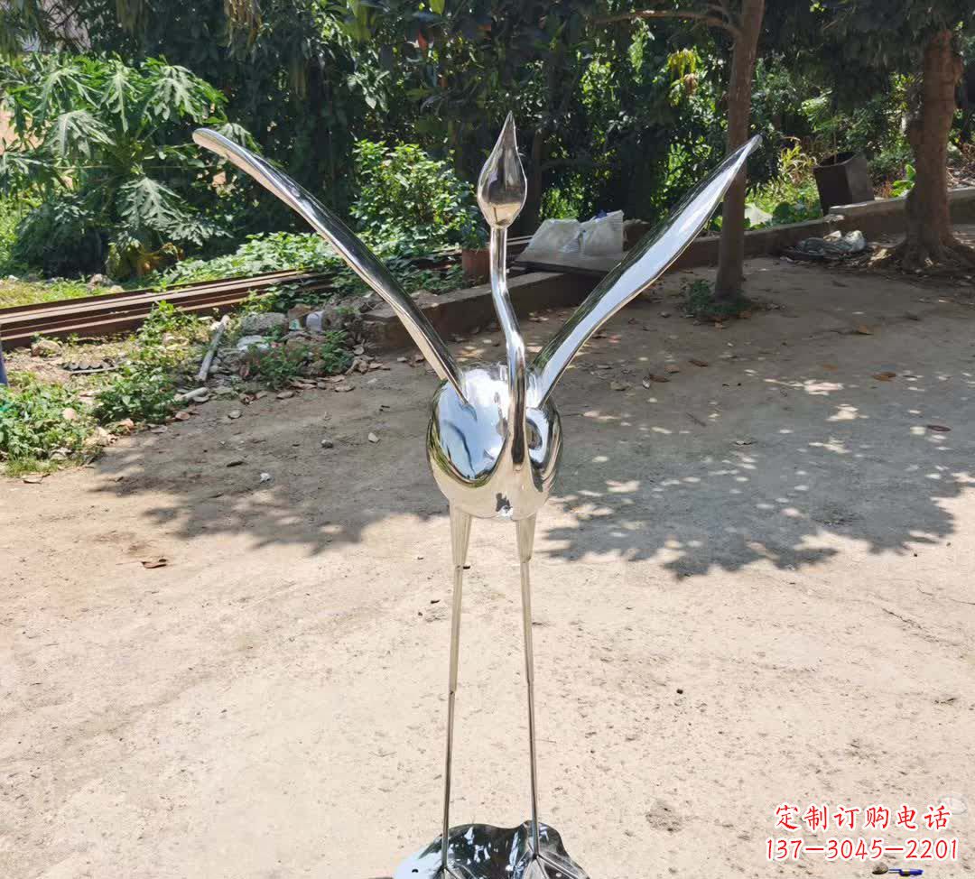 辽阳不锈钢仙鹤雕塑——传承灵动之美