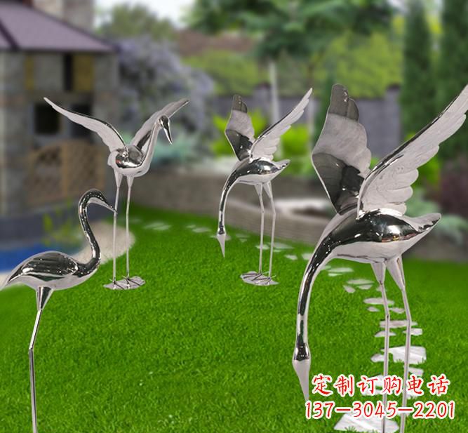 辽阳不锈钢园林展翅仙鹤雕塑给人们带来神秘的艺术之美