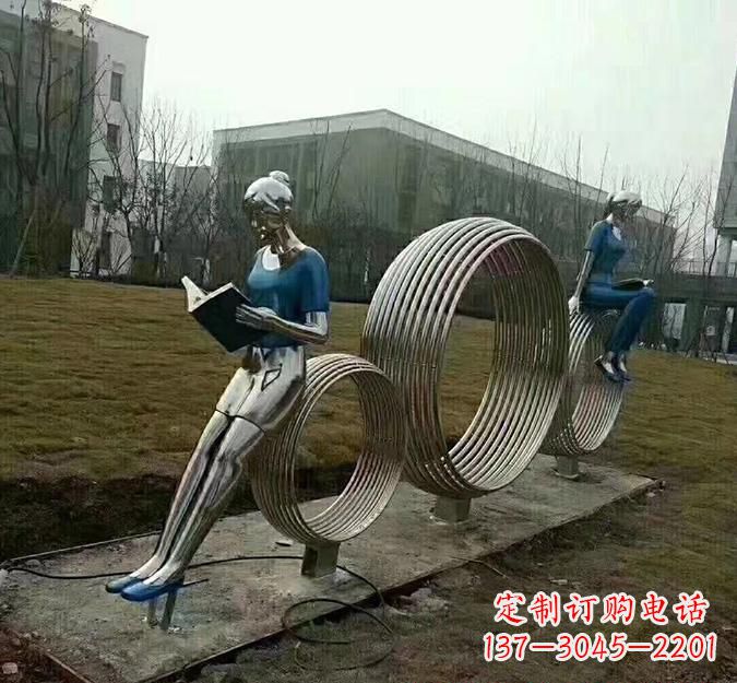 辽阳圆环读书人雕塑