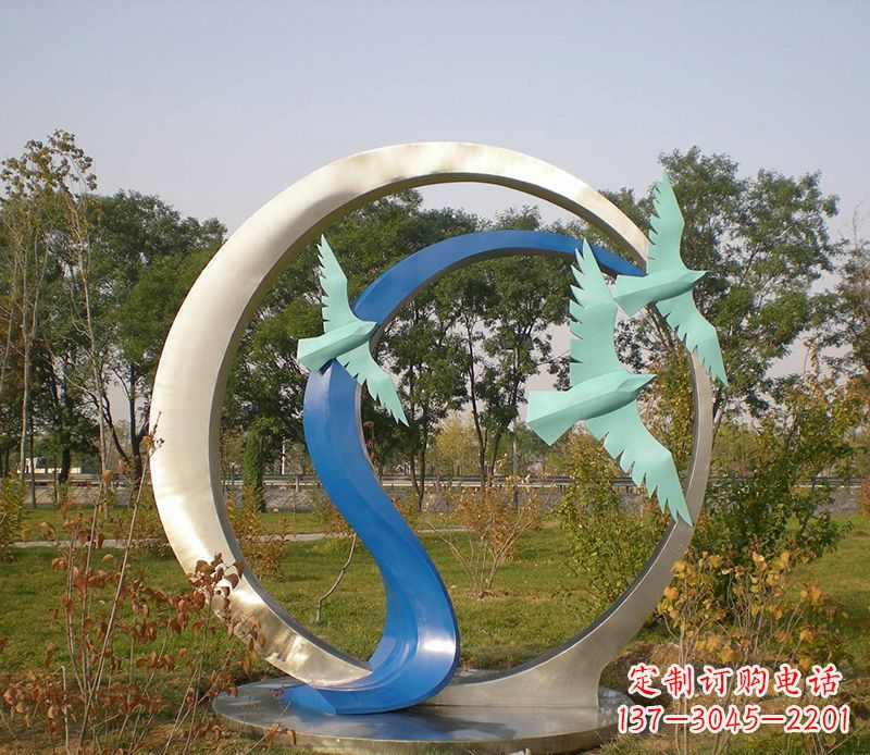辽阳不锈钢圆环雕塑精致而优雅
