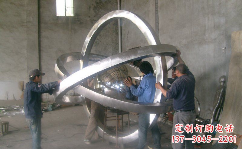 辽阳不锈钢圆环雕塑——艺术之美