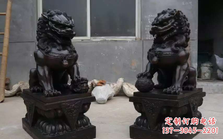 辽阳踩球镇的狮子之家