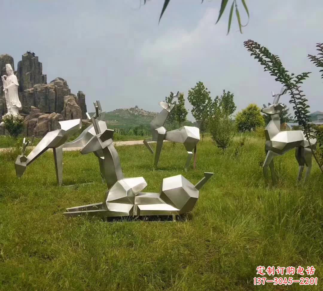 辽阳草坪不锈钢锻造小鹿雕塑