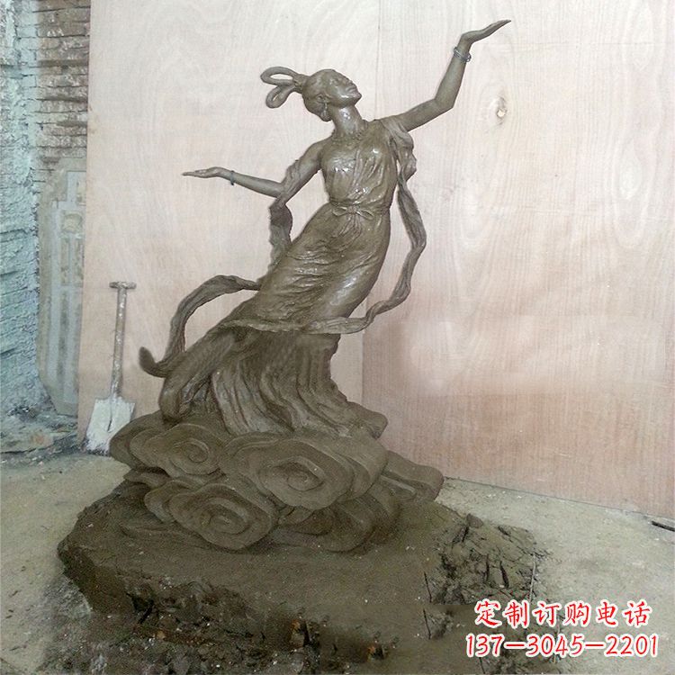 辽阳“传说中的嫦娥——嫦娥雕塑”