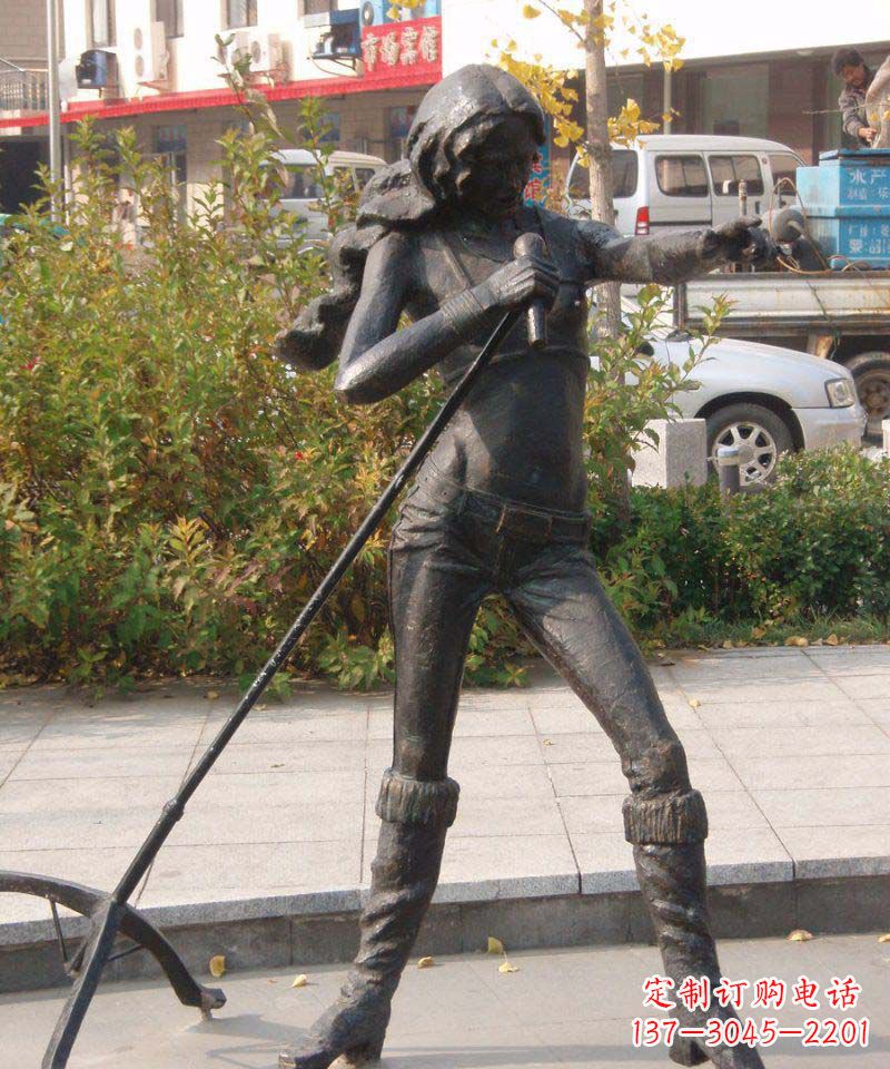 辽阳唱歌的女人街边景观铜雕