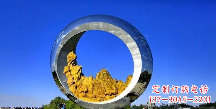 辽阳月亮雕塑——城市的美丽装饰